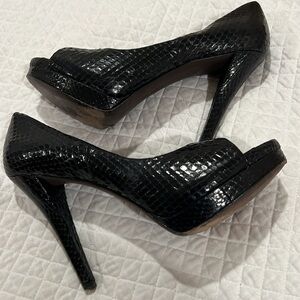 Vera Wang Lavender Black Platform Pumps. Since 9.5